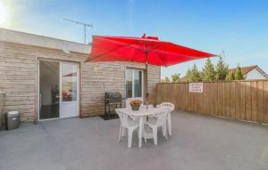 Appartements 1 Bedroom Stunning Apartment In Medis : photos des chambres