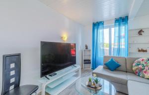 Appartements 1 Bedroom Stunning Apartment In Medis : photos des chambres