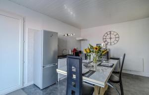 Appartements 1 Bedroom Stunning Apartment In Medis : photos des chambres