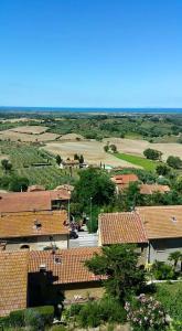 Deliziosa casetta con splendida vista sulle colline e il mare