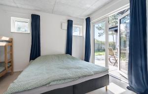 3 Bedroom Lovely Home In Martofte