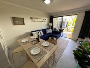 Nautical Stylish Ground Level 1 Bedroom Unit