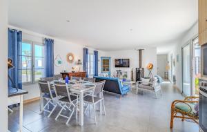 Nice Home In Saint-Denis-Doléron