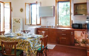 Cozy Home In Cappone Di Vallefoglia
