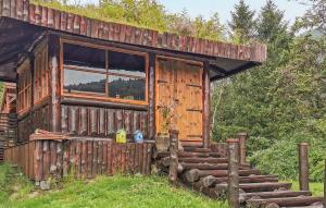 Gorgeous Home In Førde With Jacuzzi