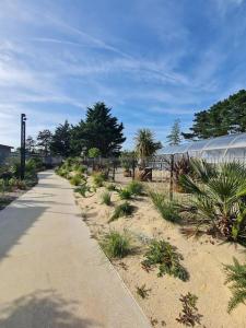 Maisons de vacances Cottage pour 6 personnes avec piscine couverte et chauffee a 300 m de la mer avec Wi-Fi et climatise , 3 chambres : photos des chambres