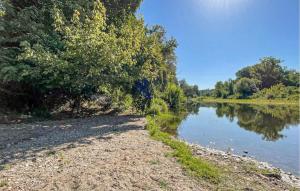 Maisons de vacances Awesome Home In Saint-Ambroix : photos des chambres