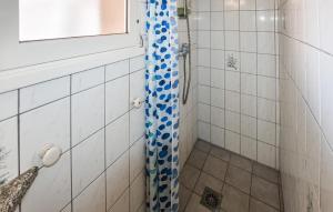 Maisons de vacances Stunning Home In Orange : photos des chambres