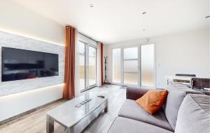 Maisons de vacances Stunning Home In Angerville L-orcher : photos des chambres
