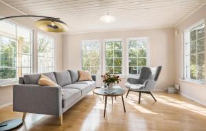 3 Bedroom Cozy Home In Hørve