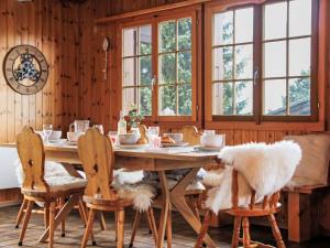 Chalet La Couronne by Interhome