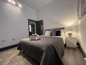 Cool warehouse conversion apt in Chiswick London