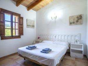 Holiday Home Es Puig Mancor by Interhome