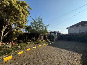 Private Family Villa 4 Bedroom - Puncak Indonesia