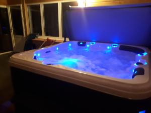 Appartements La Foliotte - Appartement Jacuzzi : photos des chambres