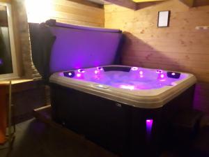 Appartements La Foliotte - Appartement Jacuzzi : photos des chambres