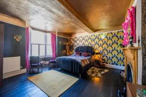 Maverick Rooms - Earls Croome