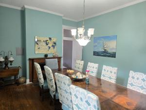 Newly Renovated Historic 6-Bedroom Manor,Timeless Elegance Meets Modern Luxury