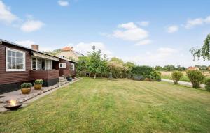 2 Bedroom Beach Front Home In Rude