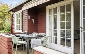 2 Bedroom Beach Front Home In Rude