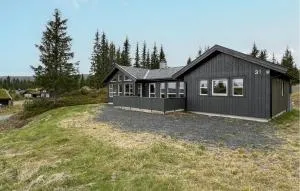 Gorgeous Home In Svingvoll With Wifi - Kvitfjell