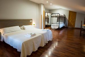 Quadruple Room with Bathroom room in Pensión Paratene