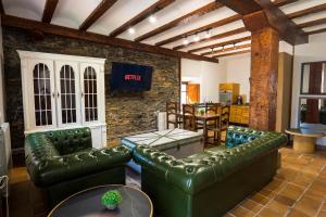 Two-Bedroom Apartment with Terrace room in Pensión Paratene