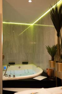 Love room Dubaï & Balnéo