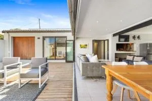 8 on Nivenia by Host Agents - Malkopvlei