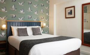 Double Room room in Bull Hotel by Greene King Inns