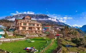 Green Village Resort Keran - Shāhkot