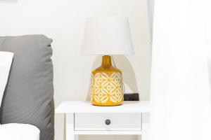 Title Halo Life in Yellow 40m2 King Bed Pool