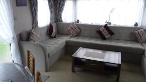 L&g caravan hire 6 BERTH CORAL BEACH LAURA FAMILYS ONLY AND LEAD PERSON MUST BE OVER 30