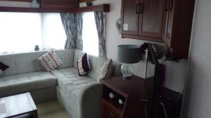 L&g caravan hire 6 BERTH CORAL BEACH LAURA FAMILYS ONLY AND LEAD PERSON MUST BE OVER 30