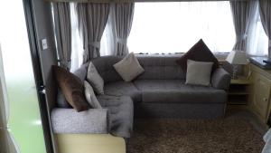 L&g caravan hire 4 BERTH CORAL BEACH GEN FAMILYS ONLY AND LEAD PERSON MUST BE OVER 30