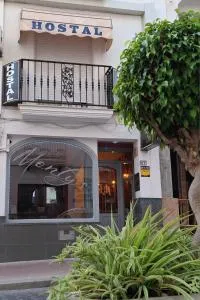 Hostal Montys - Lújar