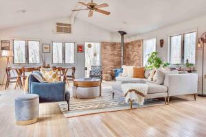 Relaxing Hudson Valley Getaway- 4BR Sauna 15 acres