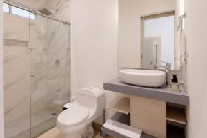 Amazing Beach House 13BR wPool & Staff