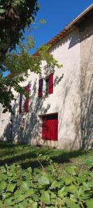 Au calme en campagne au milieu des oliviers centenaires