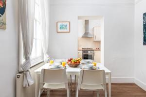 Central Flat-2Bed-Free Parking-By FabAccommodation