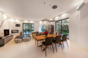 5br Golf & Pool Villa in Caparica | By Airnest