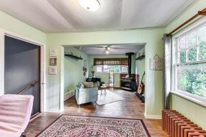 6 Mi to Naval Base Spacious Waukegan Home with Yard