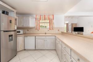 Vida Mejor - West Pool