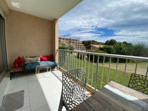 Appartements Appartement cosy avec piscine : photos des chambres