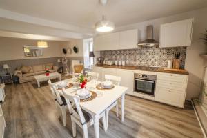 Casa Luna - Private Cottage -Exclusive Private Garden