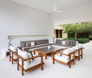 w* Amazing 4BR Villa at Mesa de Yeguas