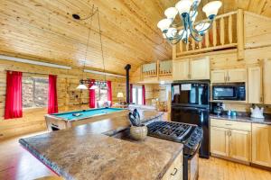 Hike, Unwind and Bring Your Pet Deadwood Cabin!