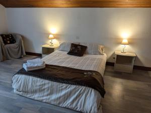 Maisons d'hotes La Maison Des Etangs : Chambre Familiale avec Salle de Bains