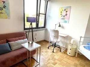 Großes Privatzimmer in Messe und Oktoberfest Nähe - München