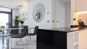 SUNSET WAVES sweet apartment